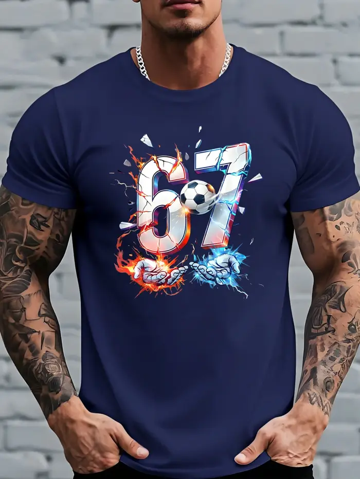 T-shirt graphique Meme Six Seven pour homme, design football avec pouce levé et style streetwear déc
