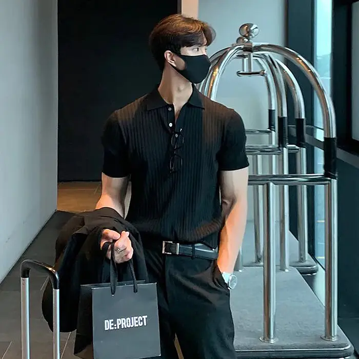 Nouveaux hommes Style coréen Polo de luxe loisirs tricoté T-shirt décontracté rayé couleur unie à manches courtes respirant rétro tricots