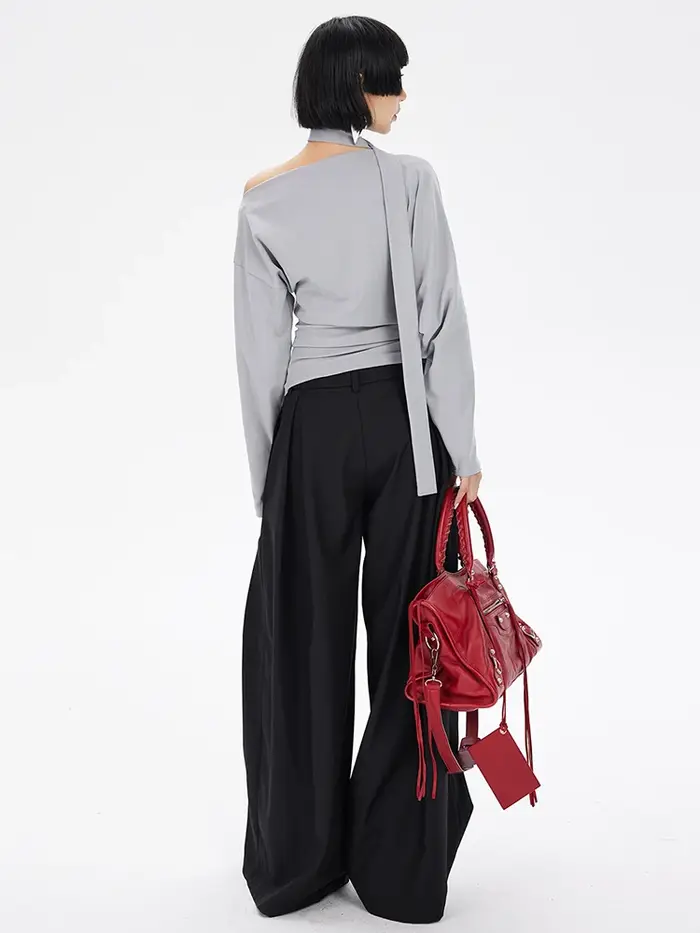 [EAM] femmes bleu plissé élégant tricot T-shirt nouveau col incliné manches longues chauve-souris mode marée printemps automne 2026 1DJ4747