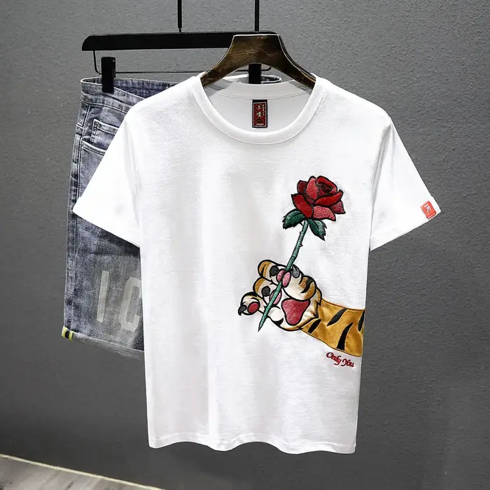 Rose brodé T-shirt à manches courtes hommes 2025 nouvel été décontracté col rond ample haut