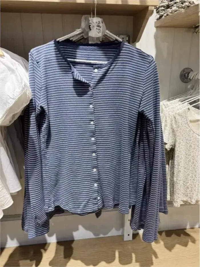 Bleu blanc rayé oeillet T-shirt femmes col rond simple boutonnage coton à manches longues T-shirt mi