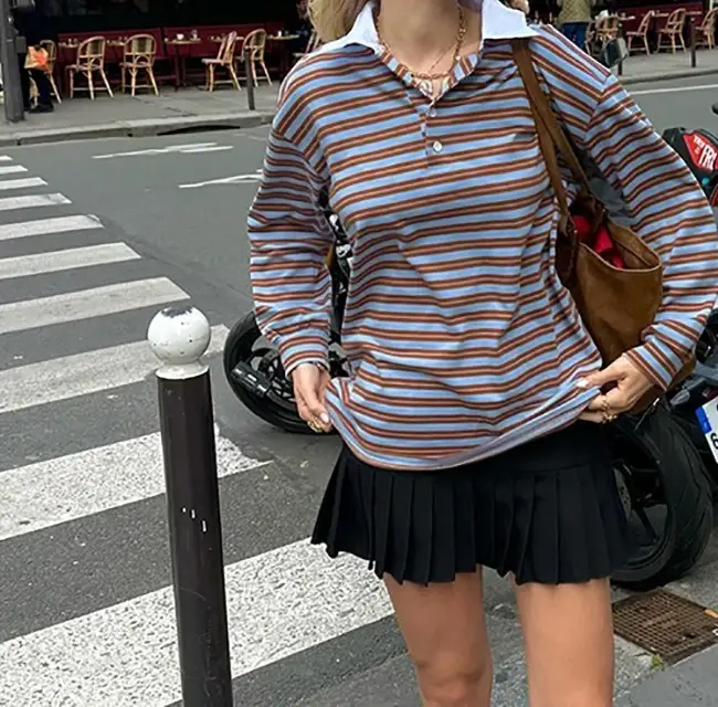 Polo rayé contrastant rétro subtil pour femme
