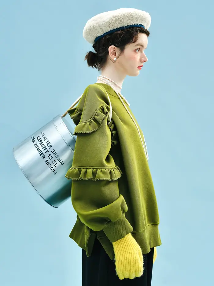 Sweat-shirt vert olive à manches volantées uniques accrocheur pour les vêtements décontractés de rue 255243