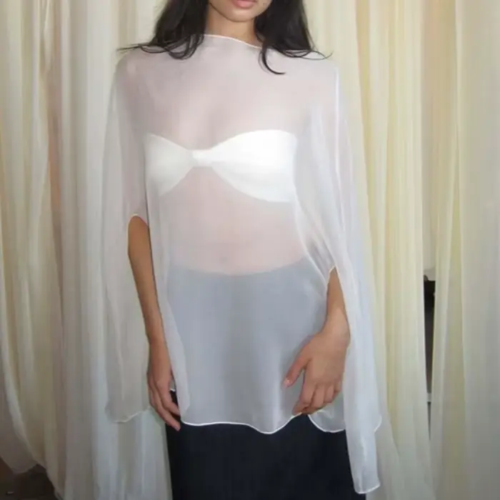 T-shirt sexy, chemisier tendance