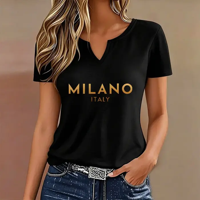 T-shirt décontracté tendance à col en V avec imprimé lettres Milano Italia pour femme, manches court