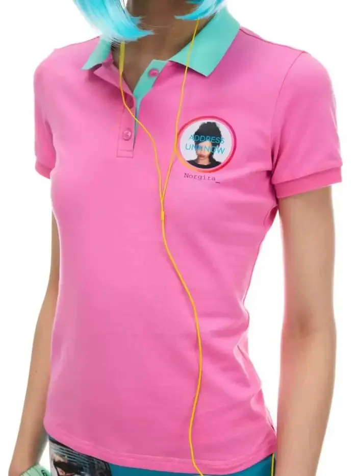 Polo rose à imprimé graphique et col contrastant pour femme