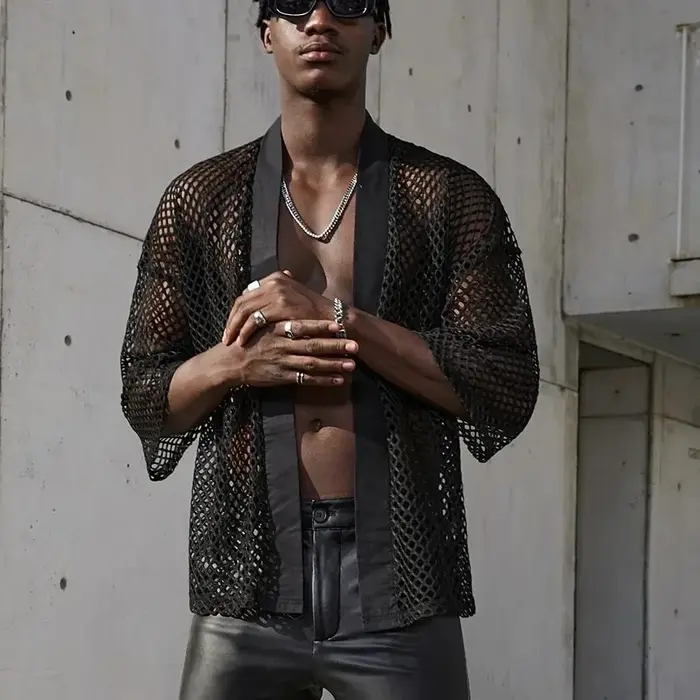 Hommes hauts en maille évider T-shirt masculin Cardigan châle Streetwear hommes mode Performance por