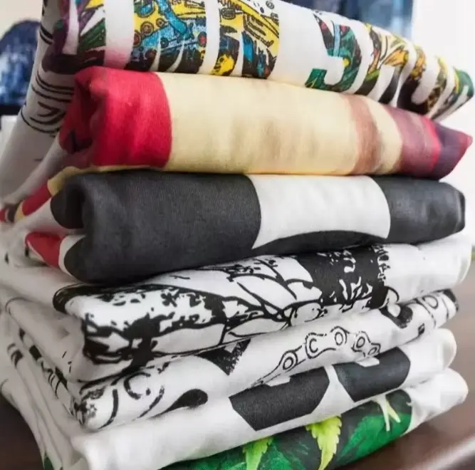 Nouveau Stock 2026 T-shirt Basique Décontracté Respirant à Manches Courtes avec Imprimé Lettres et Dessins Animés Thème Football Rétro
