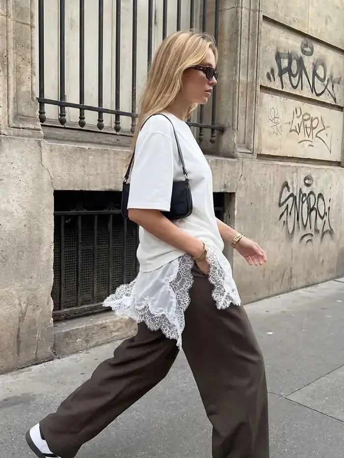 T-shirt asymétrique à col rond et manches courtes pour femme