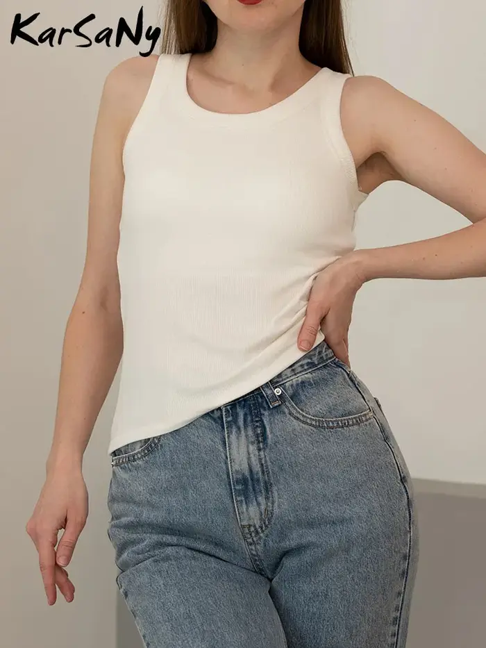 Haut blanc astronomique avec soutien-gorge intégré pour femme