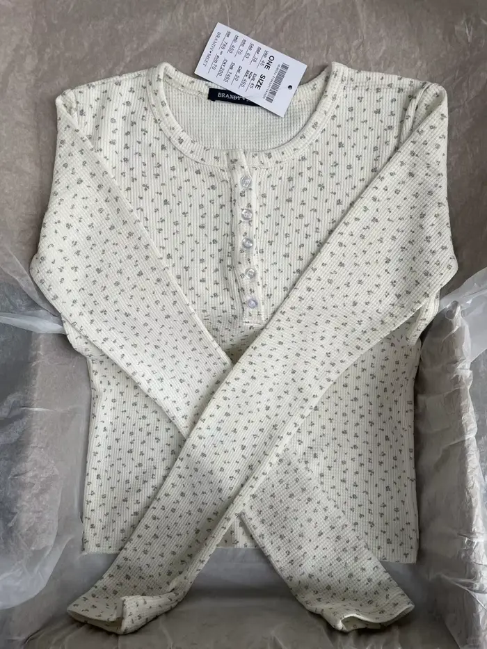 T-shirt en coton gaufré à imprimé floral pour femme, col rond, boutons, manches longues, coupe ajust