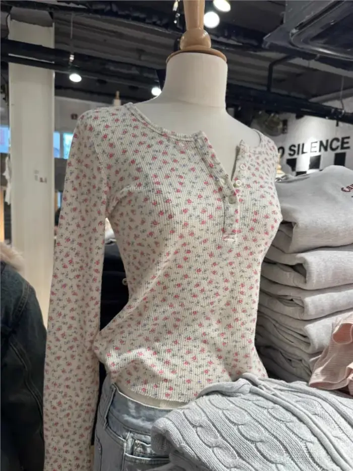 T-Shirt à manches longues gaufré à fleurs roses pour femmes