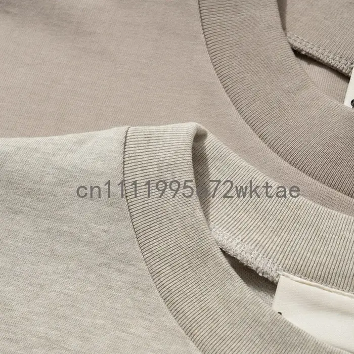 Ensemble de T-shirts Classiques 2SP de Haute Qualité pour Hommes – Design Luxe Texture Métallique Lettres Coton – T-shirt et Short Ample pour Couple