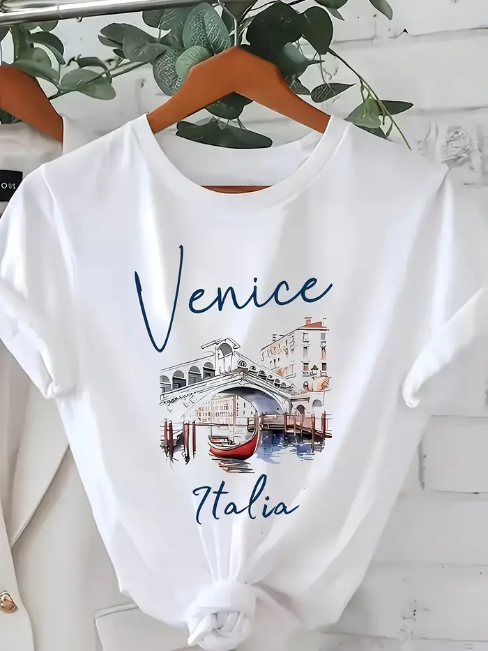 T-shirt décontracté à manches courtes pour femme, imprimé Santorin Grèce, avec dôme bleu et verdure 