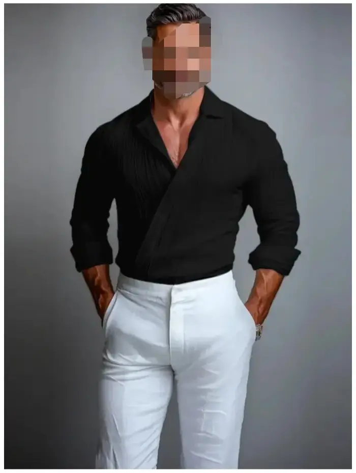 Chemise ajustée à col en V pour homme