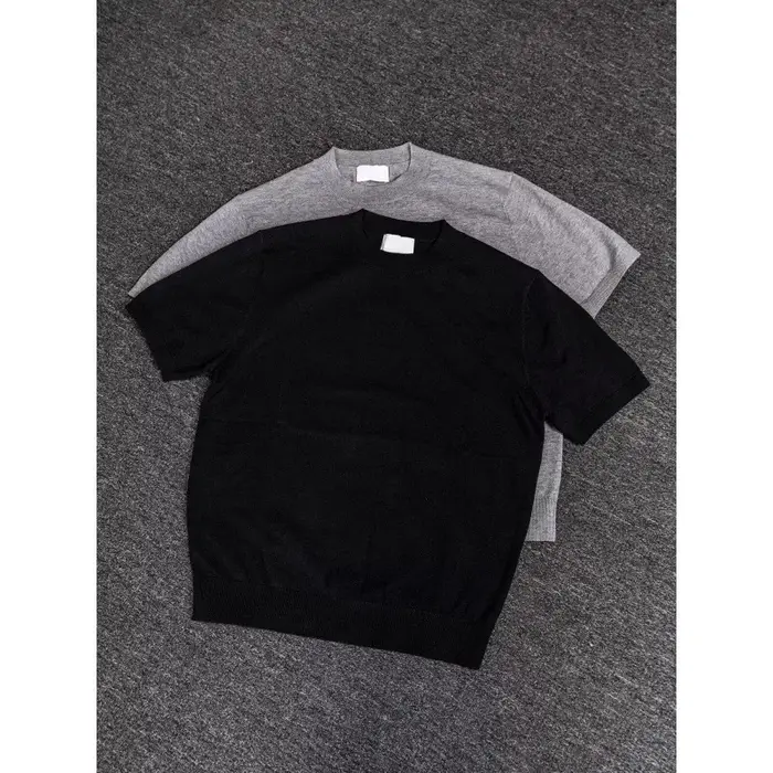 T-shirt tricoté à col bas uni avec drapé aux épaules pour homme