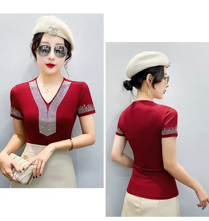 T-shirt à col en V orné de strass pour femme