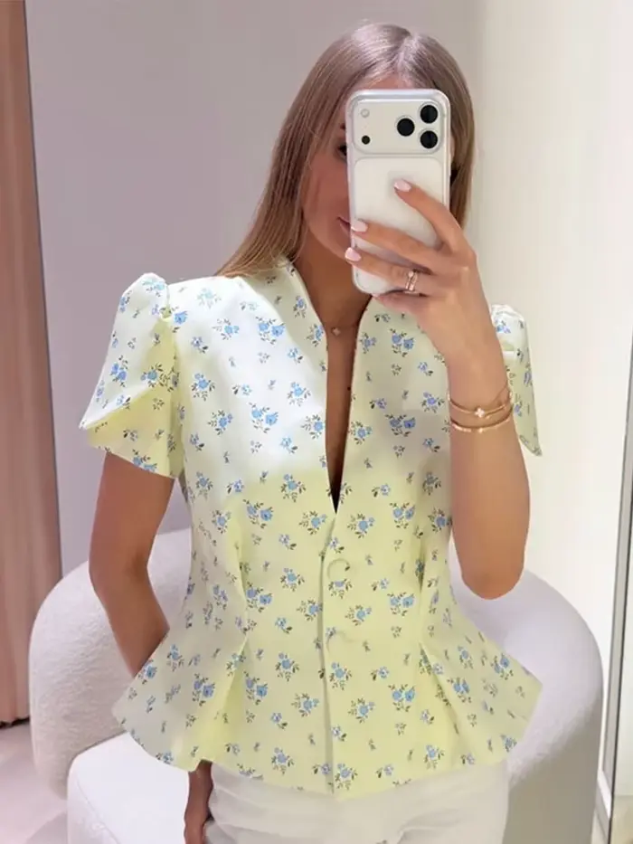 T-shirt floral chic pour femme