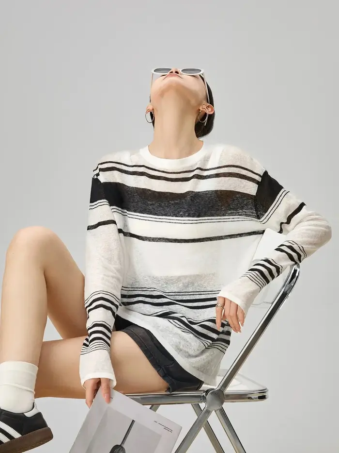 T-shirt tricoté rayé noir et blanc à manches longues pour femme