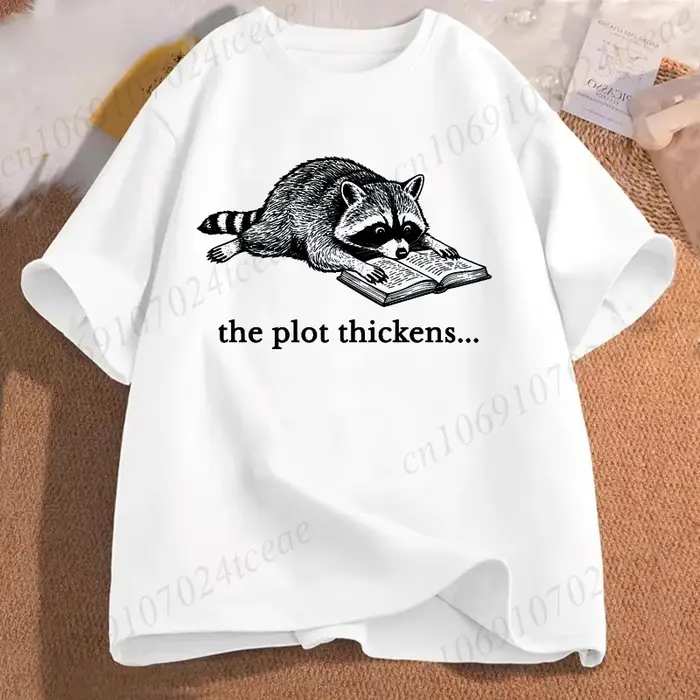 T-shirt graphique Raccoon Bookish – Pour les amoureux des livres et de la littérature – Unisexe – Hommes et Femmes – Manches Courtes – Décontracté – Vintage – Mode Quotidienne