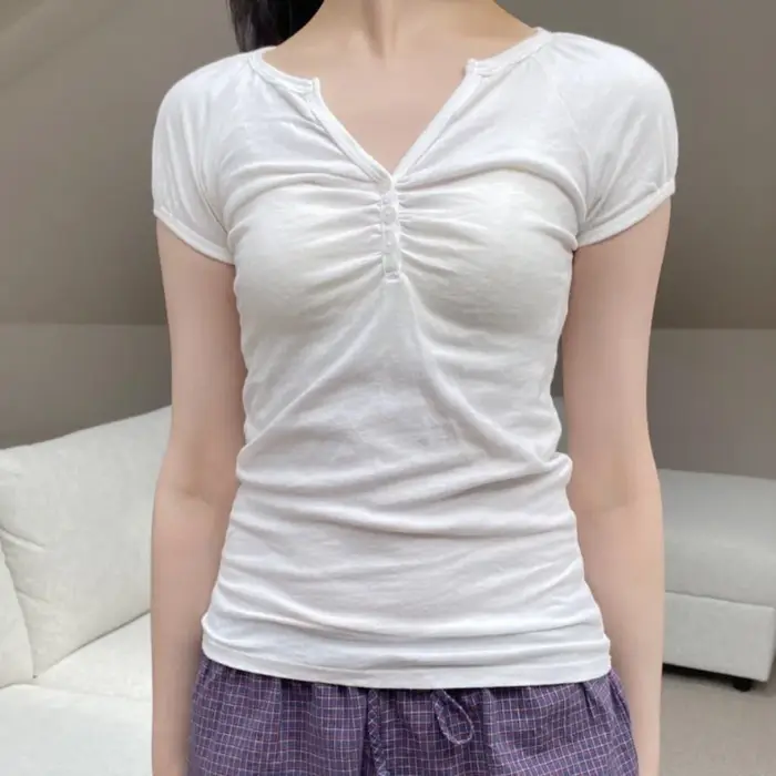 T-shirt manches courtes col en v pour femme