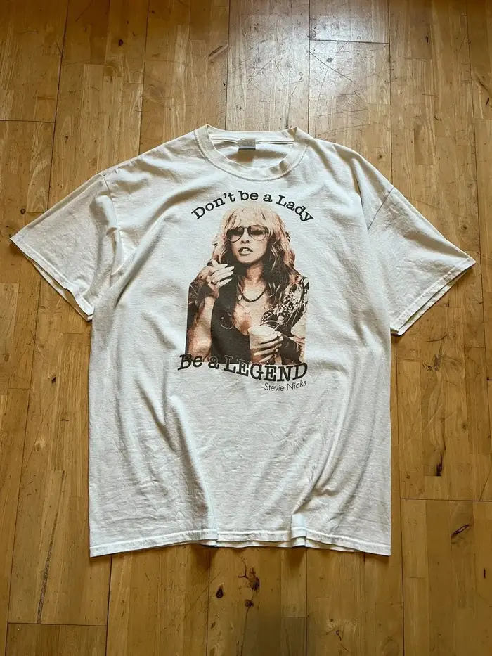 T-shirt Punk Rétro Stevie Nicks Vintage – Cadeau pour les Fans – Top Rock Classique Y2K Imprimé Décontracté Ample Streetwear Unisexe