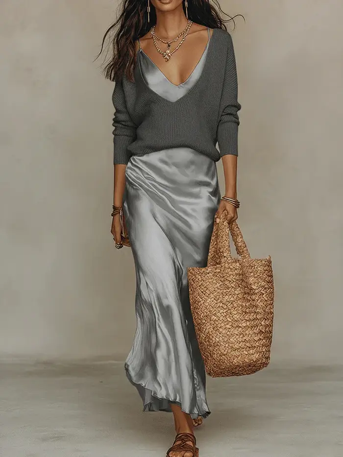 Robe en satin sans manches à col halter avec hauts tricotés