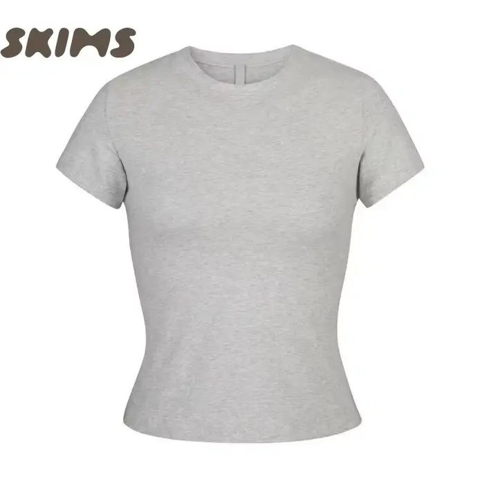 Skims T-shirt basique à col rond et manches courtes pour femme