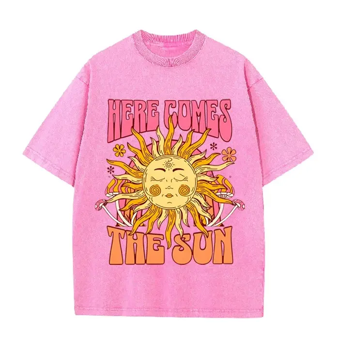 T-shirt vintage noir « Here Comes The Sun » rétro psychédélique effet délavé soleil