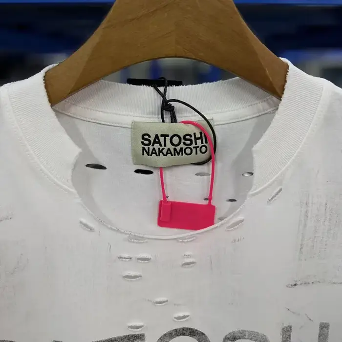 T-shirt unisexe en coton blanc délavé avec logo imprimé lettres classiques Satoshi Nakamoto