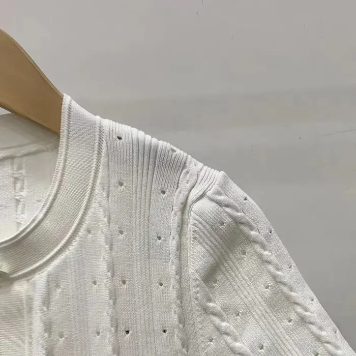 Robe blanche en tricot ajouré pour femmes