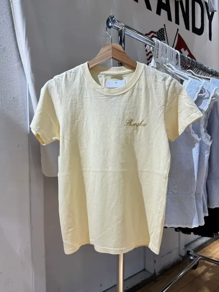 Lettre broderie jaune T-shirt femme été col rond manches courtes coton t-shirts décontracté doux Pre
