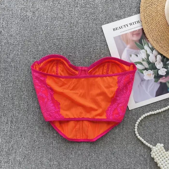 Haut court avec soutien-gorge pour femmes