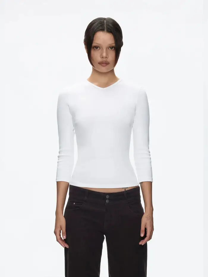 Haut blanc, gris-bleu