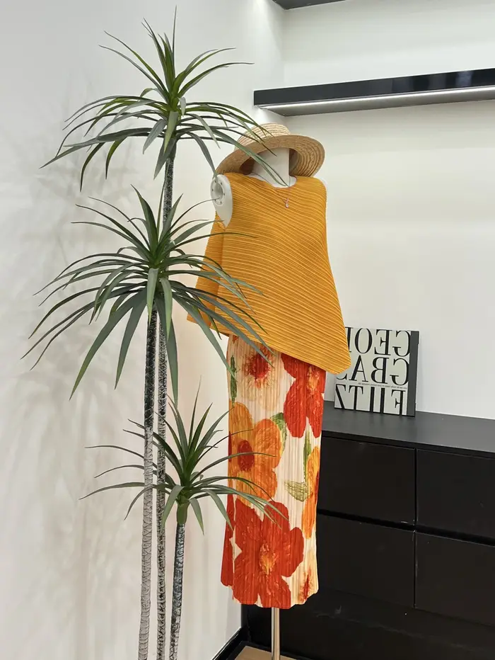 Miyake 2025 – costume d'été pour femmes, couleur unie, haut sans manches à col rond + jupe demi-corp