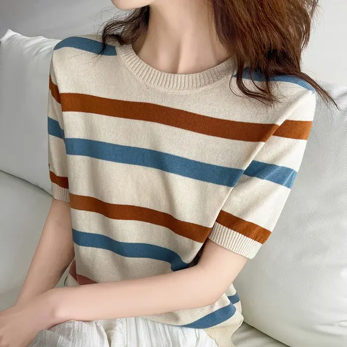 T-shirt rayé à manches courtes pour femmes