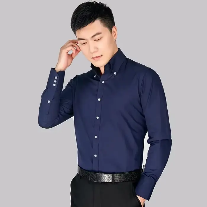 Chemise blanche classique pour hommes pour les occasions formelles ou décontractées