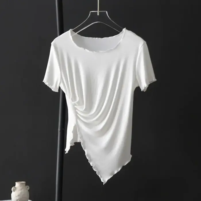 T-shirt asymétrique à col en V et plis irréguliers, style coréen, nouvelle collection été, coupe ample pour femme