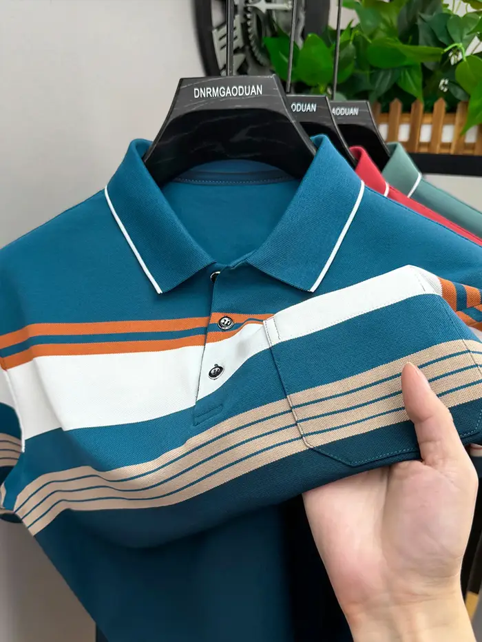 Polo pour homme pour les sports et loisirs d'été, manches courtes, avec rayures teintes en fil et poche intégrée