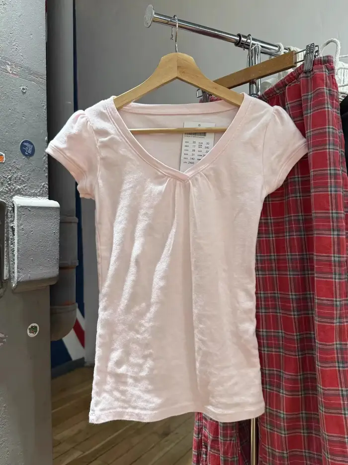 T-shirt basique plissé à col en V pour femme
