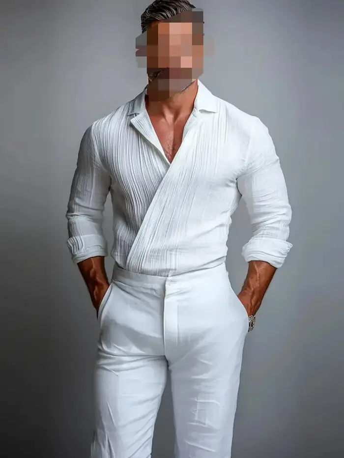Chemise ajustée à col en V pour homme