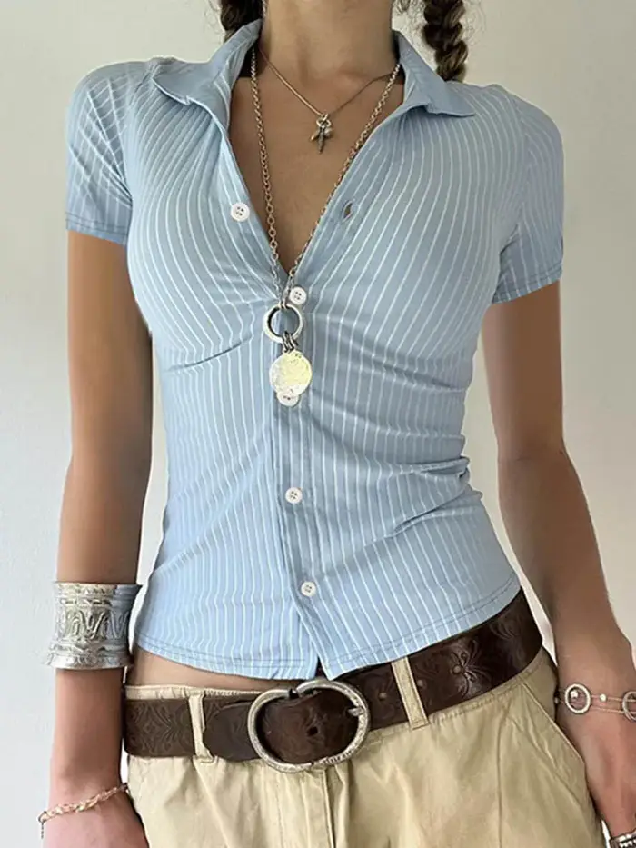 Sweetown chemises à manches courtes à rayures bleues pour femmes boutonné col rabattu mince Simple décontracté Preppy hauts t-shirts d'été de base