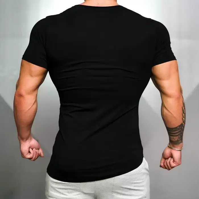 T-shirt moulant pour homme