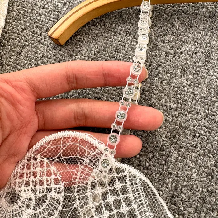 Haut court en dentelle transparente pour femme