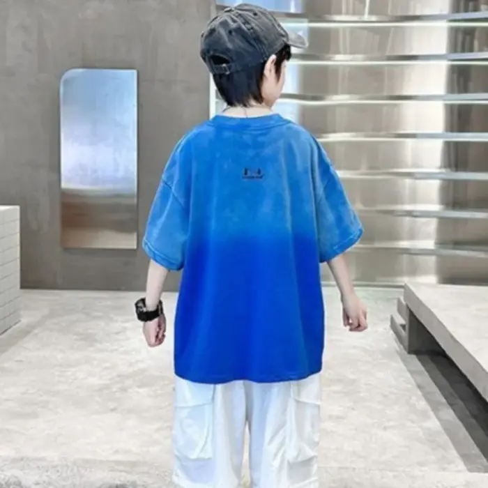 Nouveau T-shirt en coton pour garçons 2026 – Design dégradé tendance pour grands enfants – Vêtement décontracté et stylé pour l'été