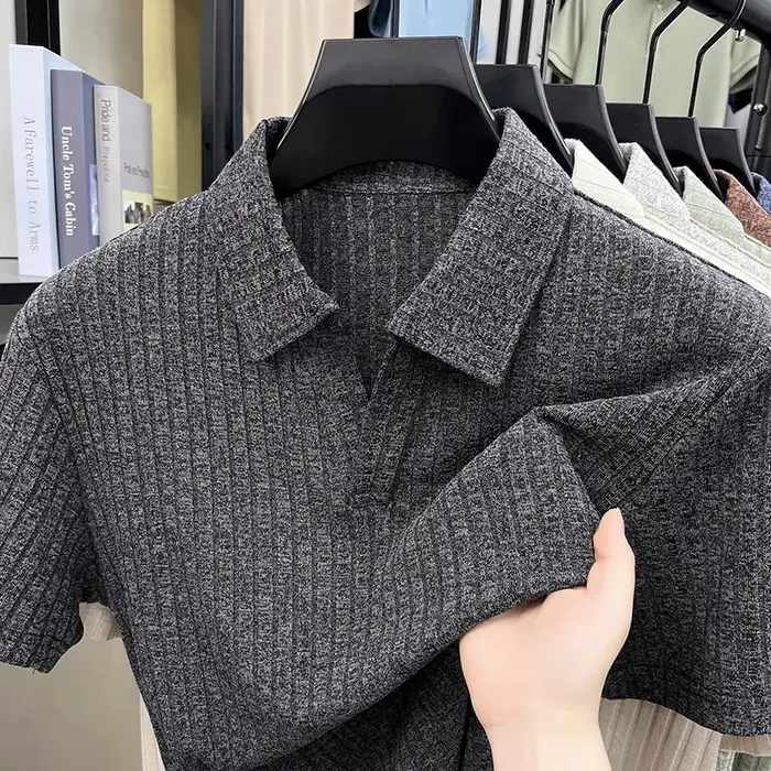 Polo en tricot à col en V pour homme