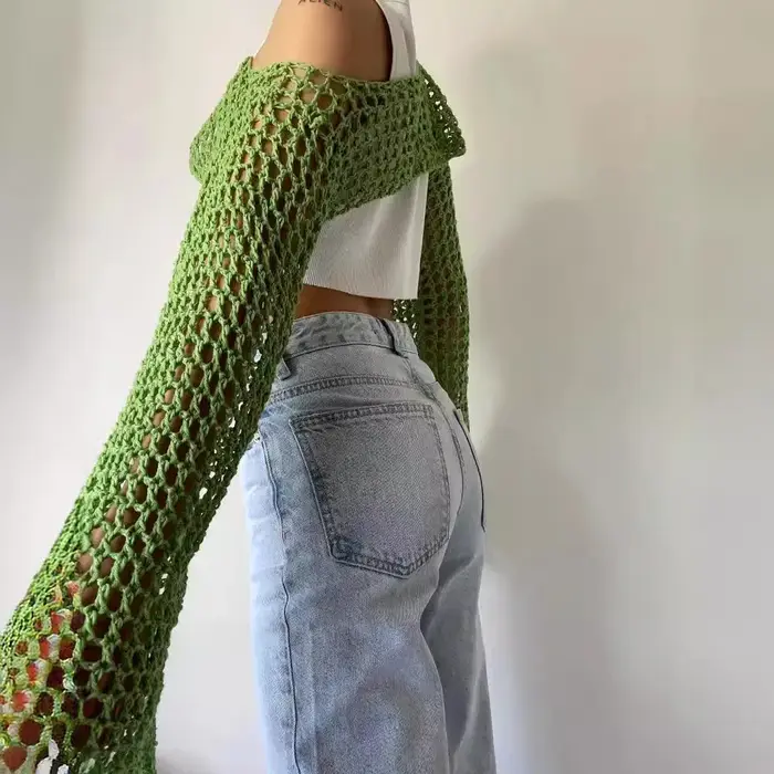 Haut court en crochet à manches longues pour femmes