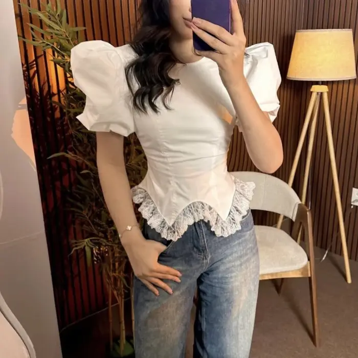 T-shirt Femme à Manches Bouffantes et Dentelle Patchwork