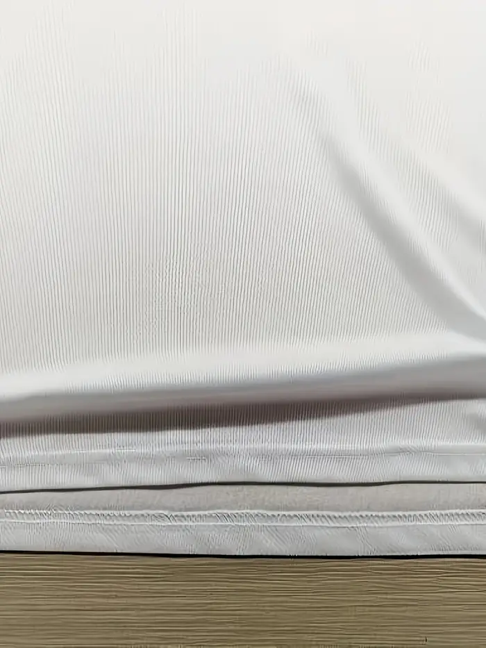 T-shirt blanc pour hommes avec logo et slogan imprimés de "Weyland - Yutani Corp"