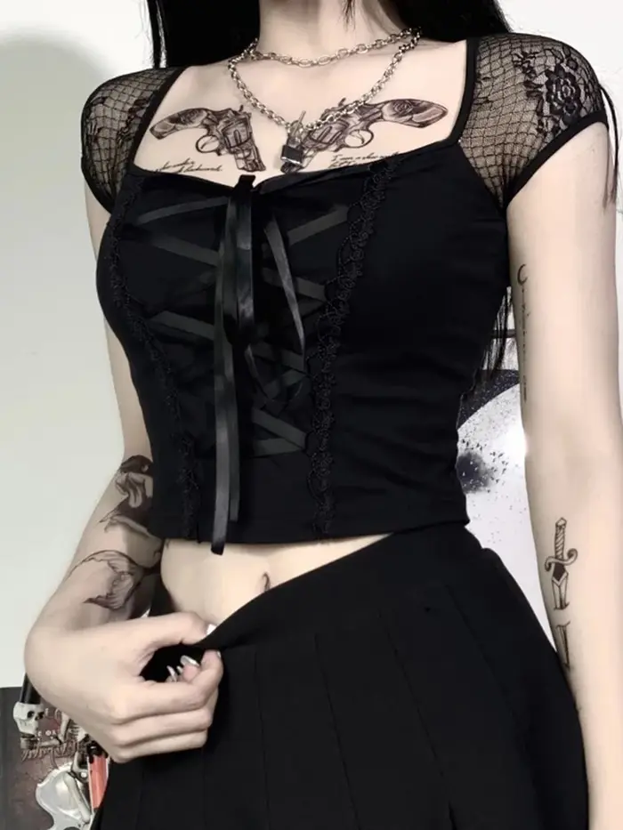 Vintage hauts Goth T-shirt femmes moulante pansement dentelle noir T-shirts gothique Streetwear Sexy femme haut décontra